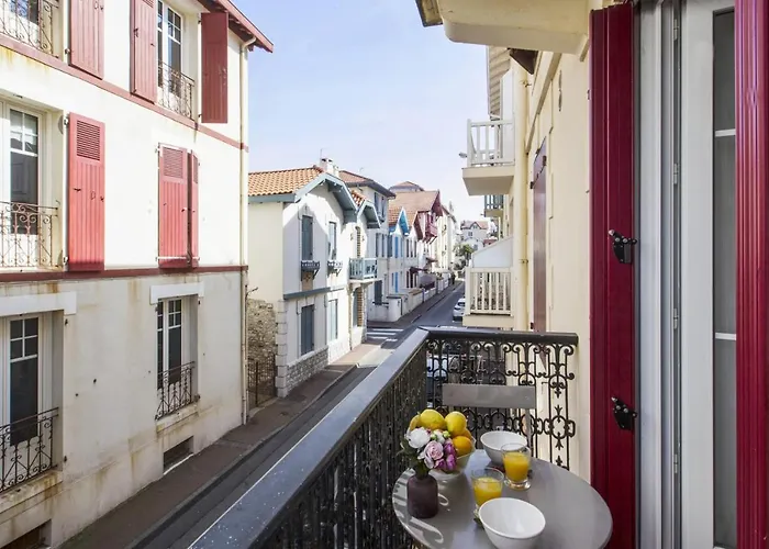 Charming Flat 4 Minutes From The Grande Plage Of Biarritz Away - Welkeys